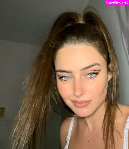 Effy Palarya OnlyFans Thumbnail #lbUCxH5xfh