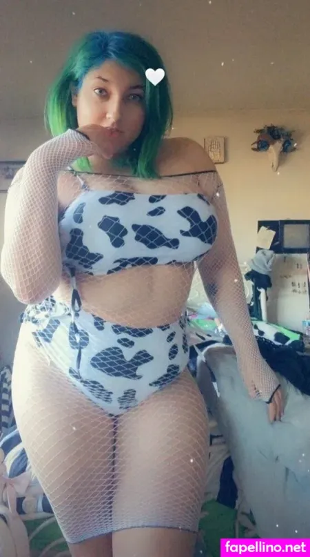 Effynikole OnlyFans Thumbnail #CEE4owEJ4d