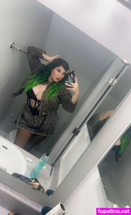 Effynikole OnlyFans Thumbnail #UiU0z6QQ1s