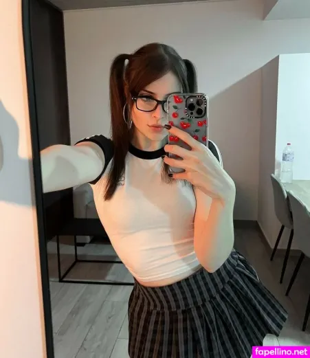 Ehriyn 17 OnlyFans Thumbnail #sFZ4CBVWY1