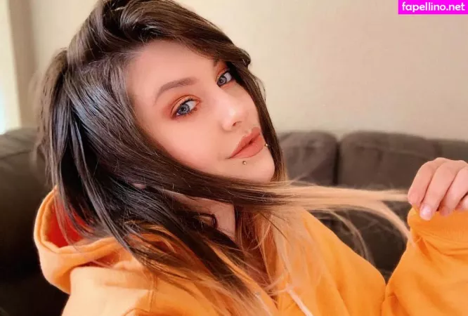 Eileenexy OnlyFans Thumbnail #KwAVTFFZNg