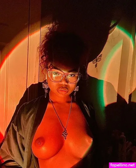 El3phanttittyz OnlyFans Thumbnail #SQzfPmbRJ1