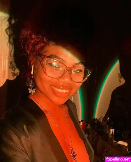 El3phanttittyz OnlyFans Thumbnail #xrUR9QMlYX