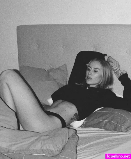 Ela Rausch Raphaela OnlyFans Thumbnail #mAZbn213D5