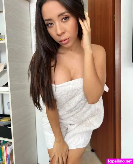 Elahunteroficial OnlyFans Thumbnail #kxibN4HyZF