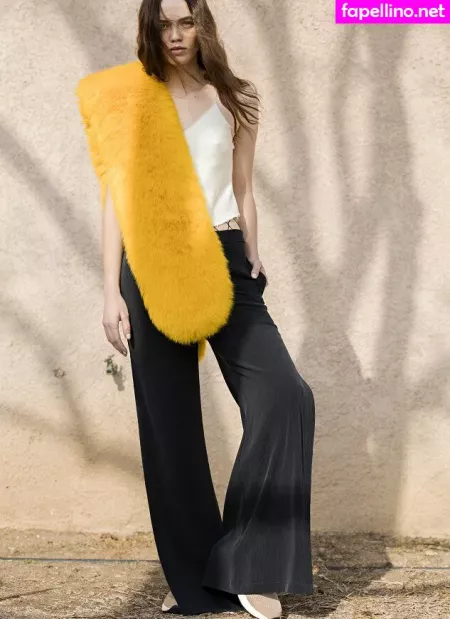 Elaine Carlin OnlyFans Thumbnail #c12VrGPaP7