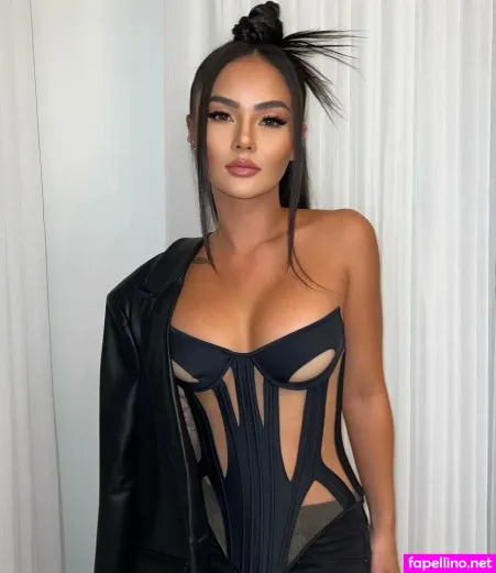 Elaine Kim OnlyFans Thumbnail #rEupdRQp8r