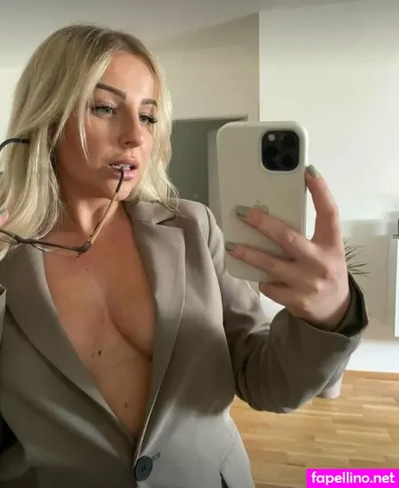 Elaine Turner OnlyFans Thumbnail #0egGulFyOo