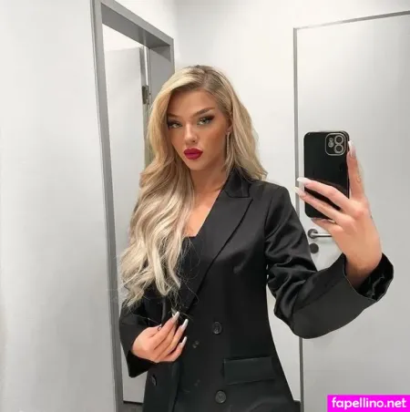 Elaine Victoria OnlyFans Thumbnail #UwmBVz8KN5