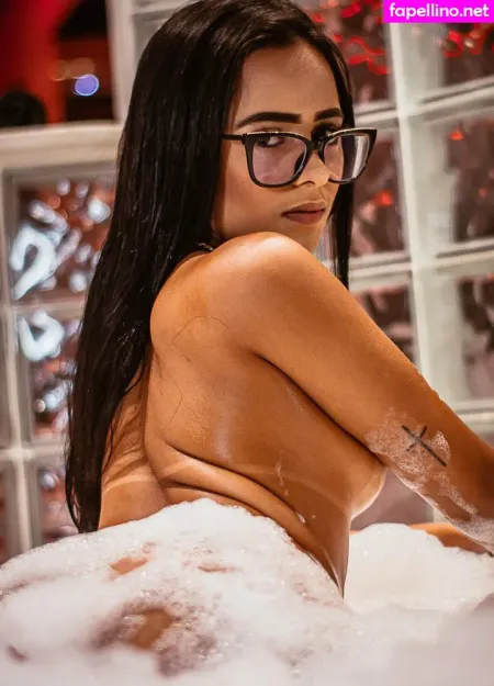 Elainecrys OnlyFans Thumbnail #J1cxHVJxTw