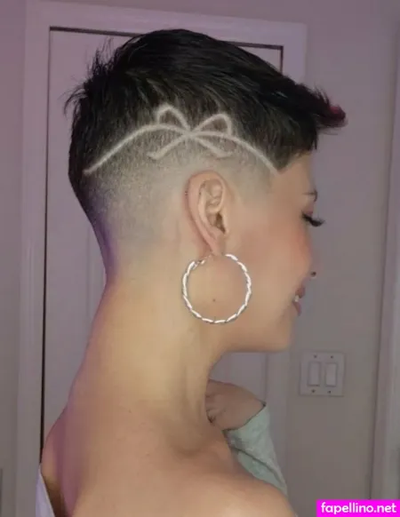 Elamypetitequeen OnlyFans Thumbnail #3IlzF1sjUO