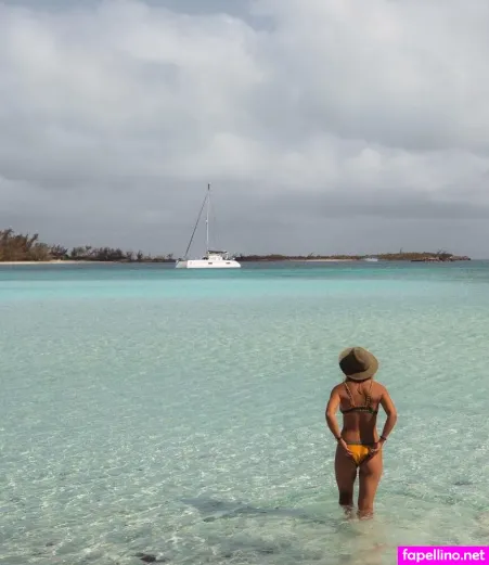 Elayna Carausu OnlyFans Thumbnail #WzzFDxaOUJ