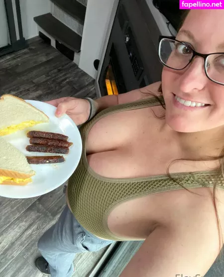 Elaysmithfree OnlyFans Thumbnail #IUTD4I4whU