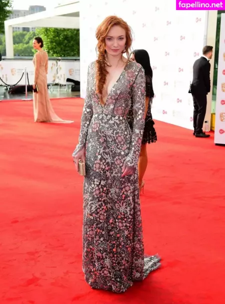 Eleanor Tomlinson OnlyFans Thumbnail #6MeDo5hSpk