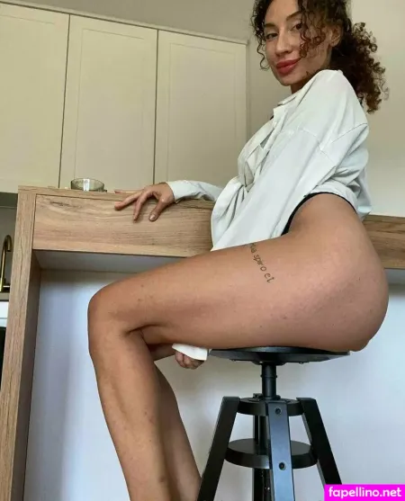 Eleanorcurls OnlyFans Thumbnail #9hHvFfTd47