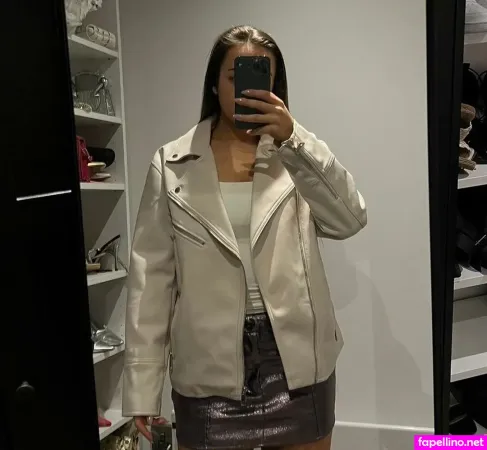 Eleise Schofield OnlyFans Thumbnail #4clYogNjEB