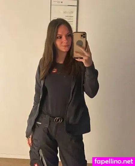Elektrikerin Sara OnlyFans Thumbnail #K5T3RS88xo
