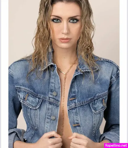 Elena Barolo OnlyFans Thumbnail #NWmxnDNPvw