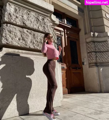 Elena Berri OnlyFans Thumbnail #kZ4oclpuMQ