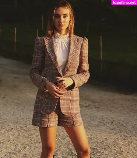 Elena Berri OnlyFans Thumbnail #oRf9HK1q4K