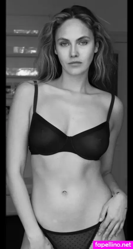 Elena Carrire OnlyFans Thumbnail #IFQBrvYtgM