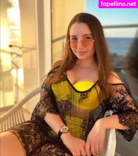Elena Deligioz OnlyFans Thumbnail #L5o8rRoOwj