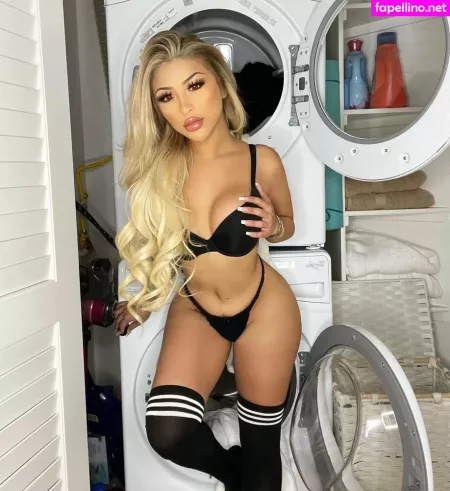 Elena Genevinne OnlyFans Thumbnail #4e2LXHm1yT