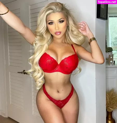 Elena Genevinne OnlyFans Thumbnail #hyZdDxgsCe