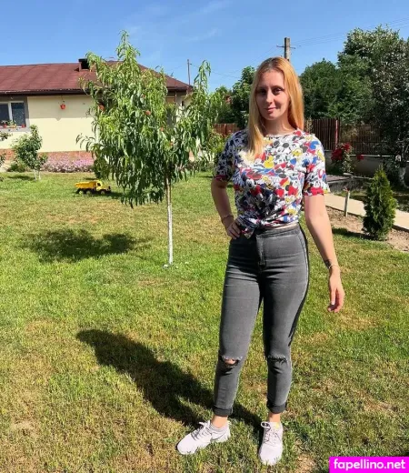 Elena Ilie OnlyFans Thumbnail #QfO6r3kUon