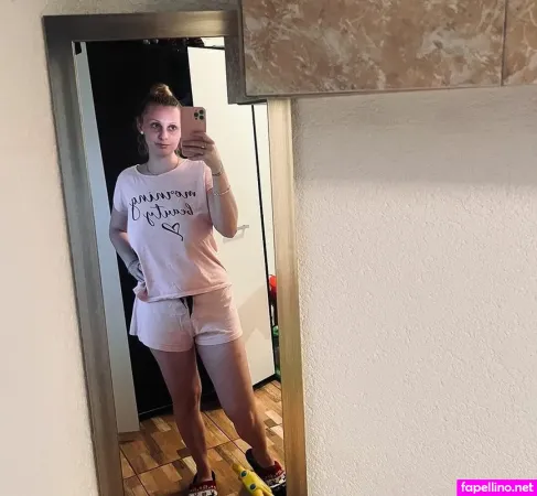 Elena Ilie OnlyFans Thumbnail #XQe66db3DE