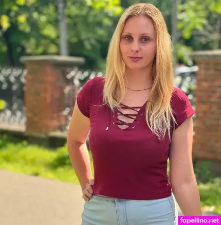 Elena Ilie OnlyFans Thumbnail #oqY5mCFB2g