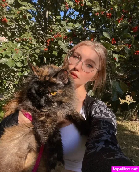 Elena Kyalviyainen OnlyFans Thumbnail #40Xp4jgkrx