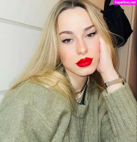 Elena Lagou OnlyFans Thumbnail #9R3yzXayGY