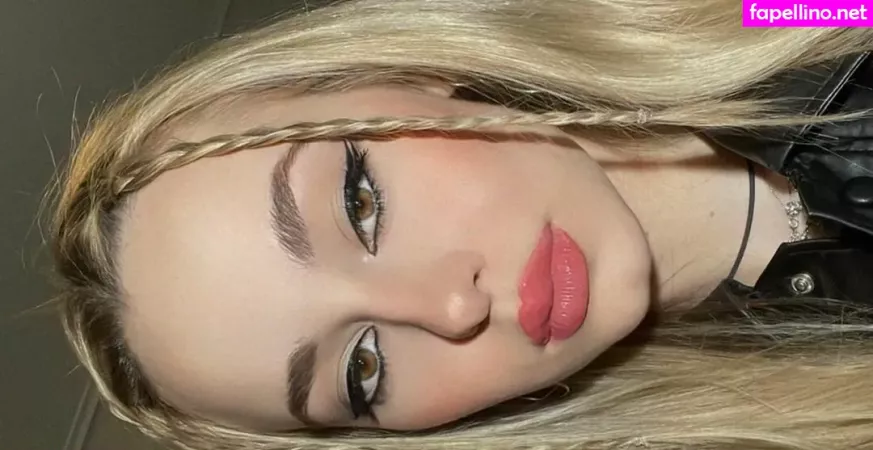 Elena Lagou OnlyFans Thumbnail #bTtg7Yh5gF