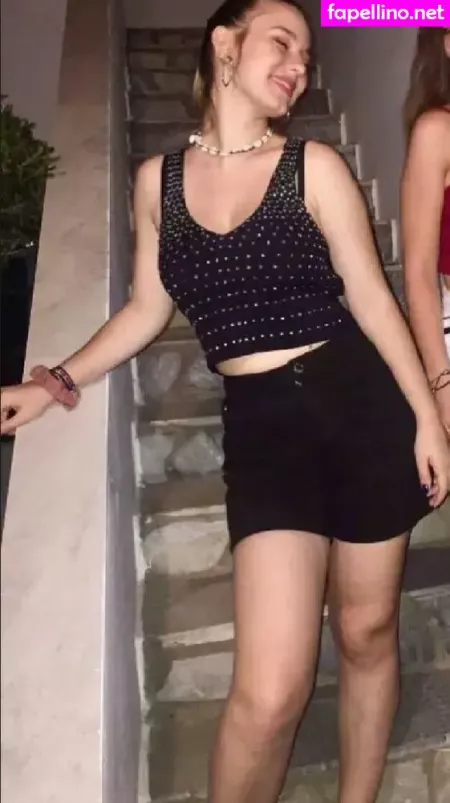 Elena Lagou OnlyFans Thumbnail #eFIbWEH6wQ