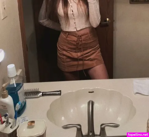 Elena Lukin OnlyFans Thumbnail #mJF2pkbsIT