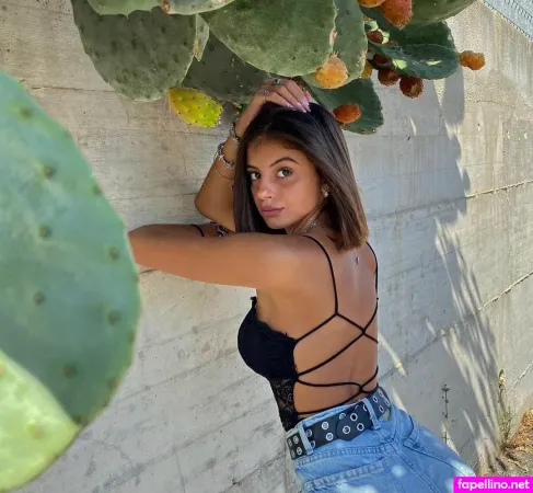 Elena Petrin OnlyFans Thumbnail #8OwWAVxLL1