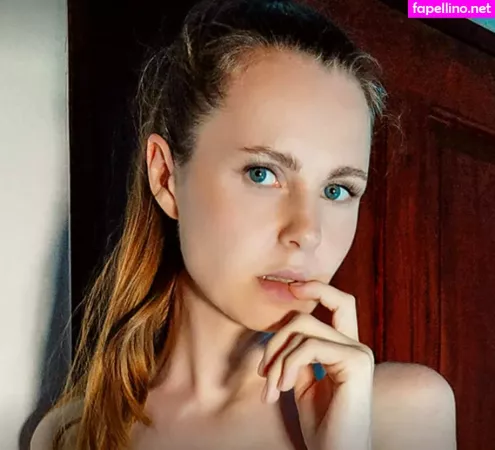 Elena Ross OnlyFans Thumbnail #jrhCOHWfjk