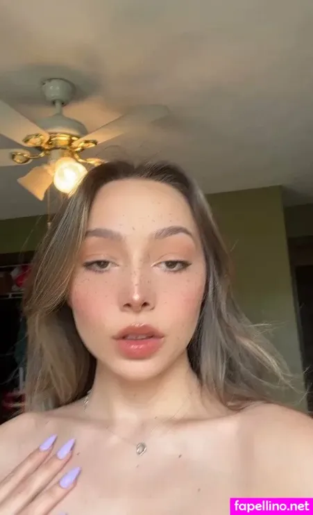 Elena Sainte OnlyFans Thumbnail #u5IeUBEmCr