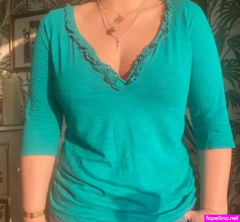 Elena Sophia Nicolosi OnlyFans Thumbnail #Apvogbewad