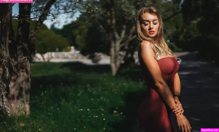 Elena Veyron OnlyFans Thumbnail #K2ERfB8vh9