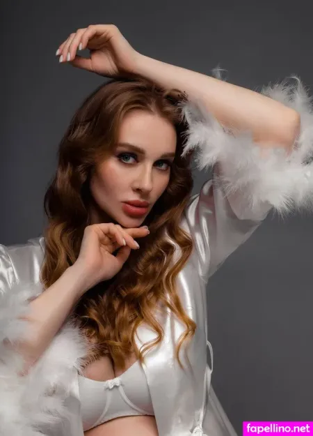 Elena Veyron OnlyFans Thumbnail #P7OeyqJMHa