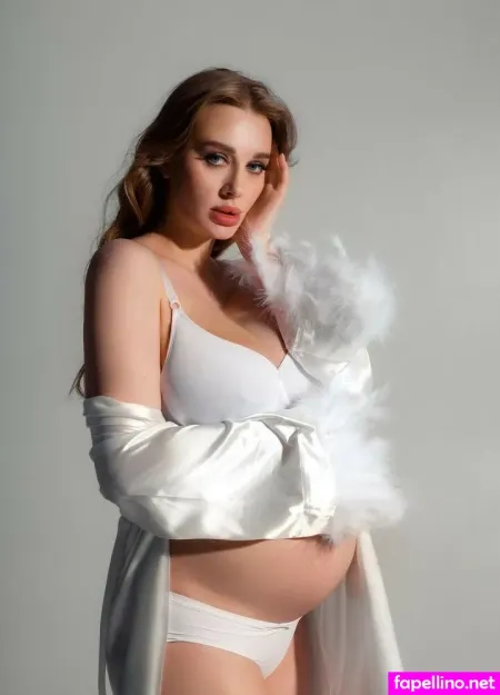 Elena Veyron OnlyFans Thumbnail #e9LpmcosQu