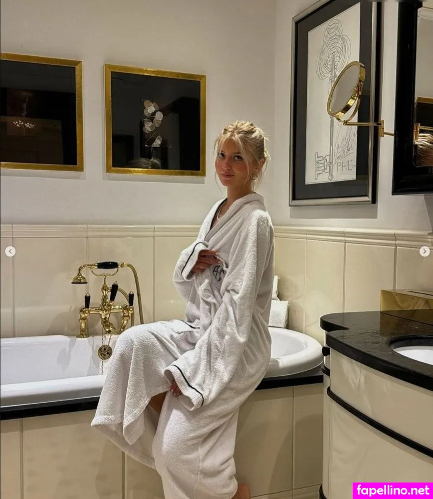 Elena Zoe Nude Leaked OnlyFans Photo #3pFI0ZzPAC