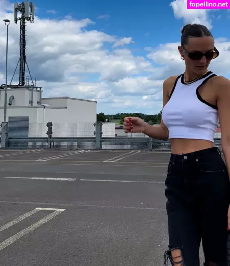 Elenacaro OnlyFans Thumbnail #25E0WyUrOm