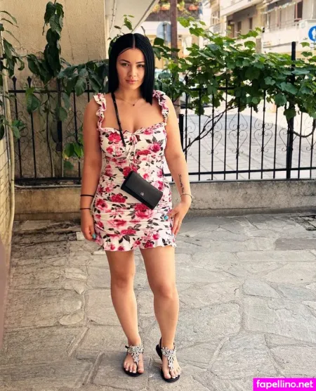 Elenadaniela98 OnlyFans Thumbnail #YQbasijwFX