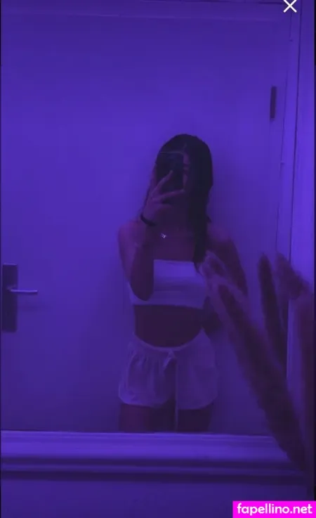 Elenafee OnlyFans Thumbnail #2sGlpFLJBh