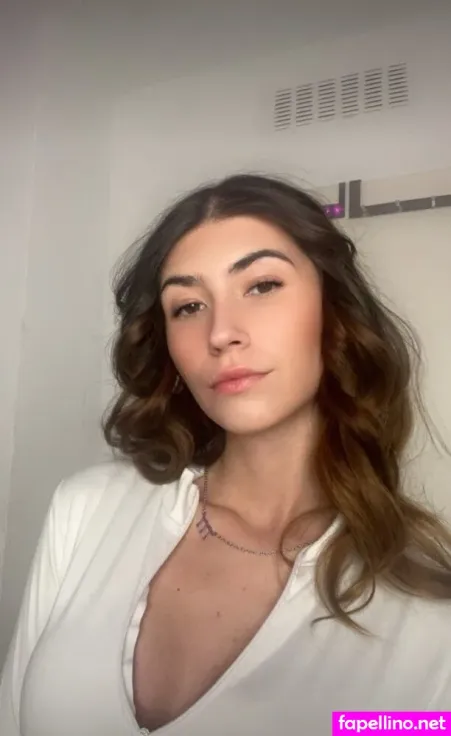 Elenafee OnlyFans Thumbnail #4PpLl3wHNB