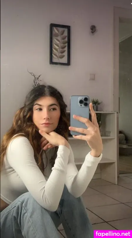Elenafee OnlyFans Thumbnail #A186nQtXYT