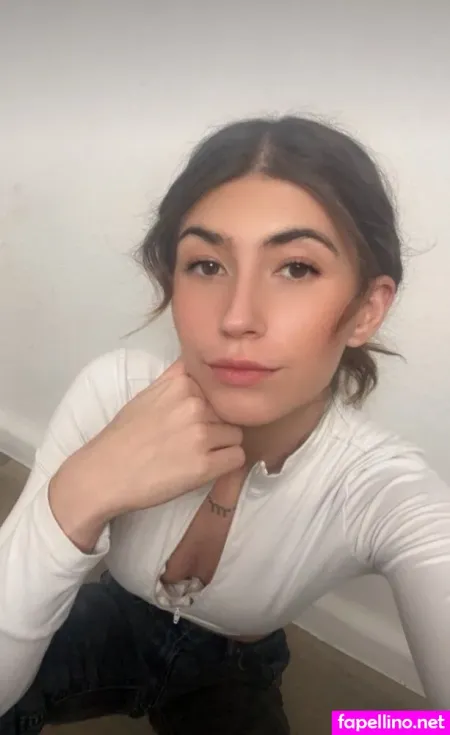 Elenafee OnlyFans Thumbnail #I7Q1KifkXW